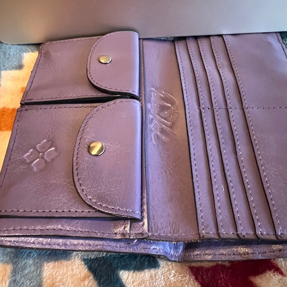 New Patricia Nash Wallet.  Amethyst in color - Picture 1 of 4